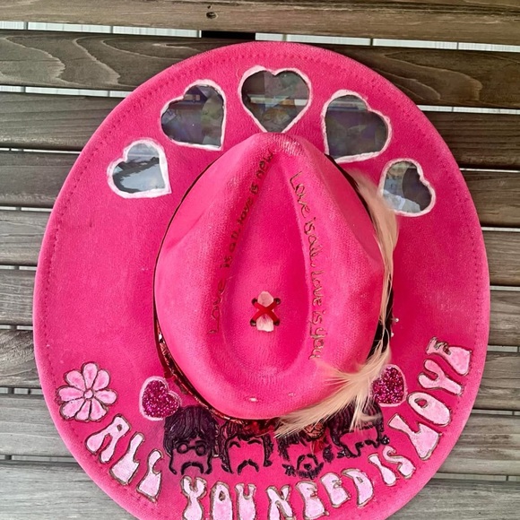 Meet your Posher, Casey - Picture 10 of 12